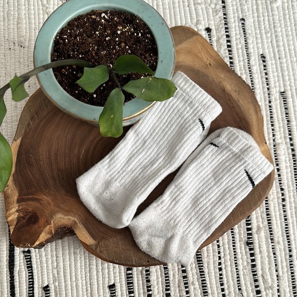 Nike - Picture 4 of 9